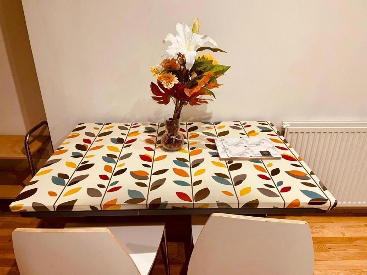 Serene Garden Retreat, 1 Bed Entire Flat * Londra